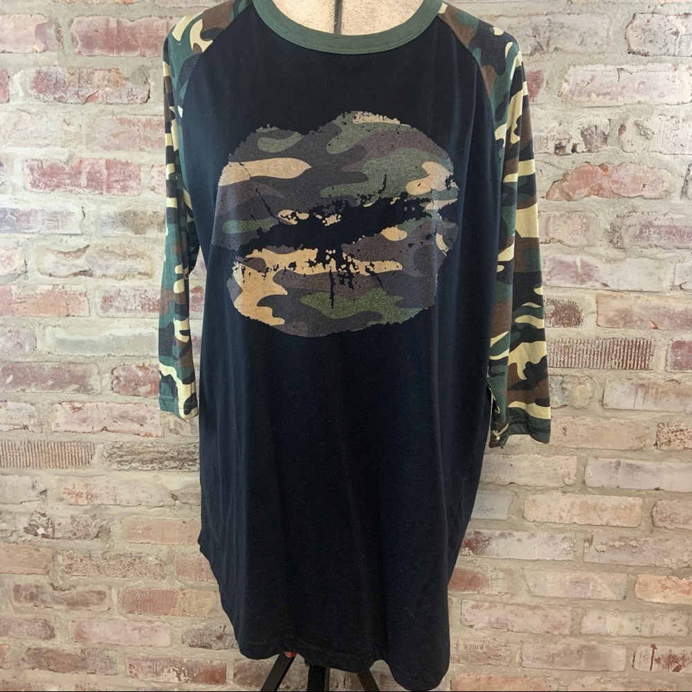 Iltex camo tee shirt large